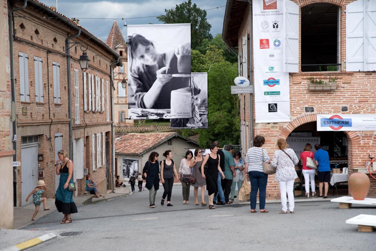¨Gite Du Cafe Suquet Giroussens Exterior photo